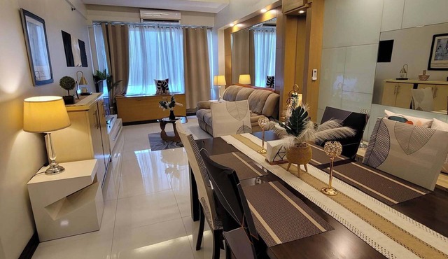 Classy condo unit a few steps to Eastwood Mall