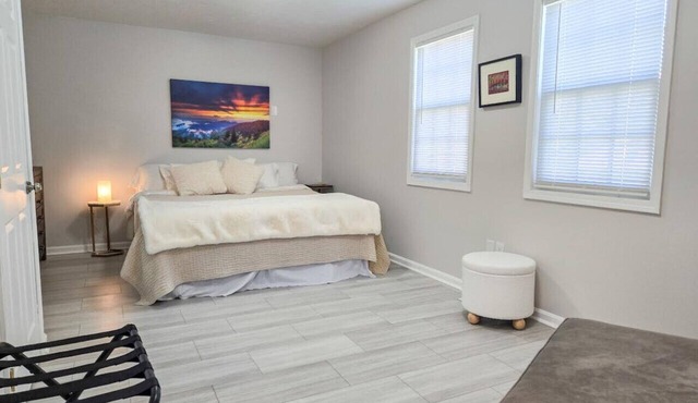 Classy Oberlin Stay | Near Dining, Shops & College