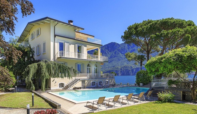 Classy villa with pool and a garden right on the lakeshore! - Villa Laurenza
