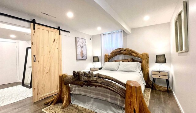 Clean and Bright 2 Bedroom Lower Suite!