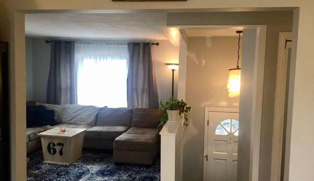 Clean and Bright Beach House 5 Minutes to Beach, Steps to River