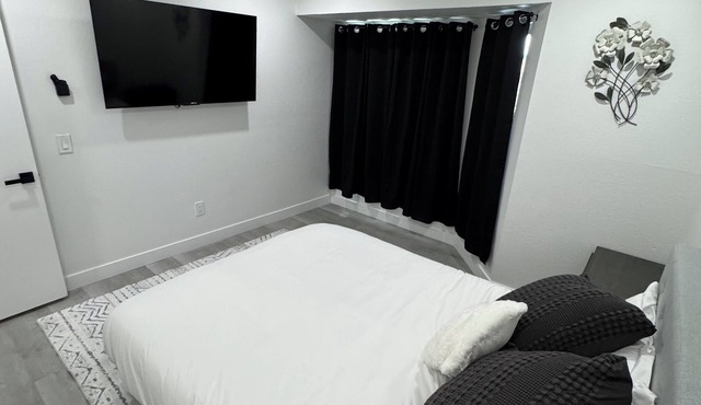 Clean and Modern 4 Bedroom vacation home