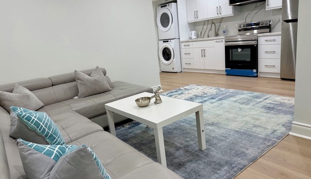 Clean Basement Suite | 1BR + 1FWR +LR + Kitchen near Ontario Lake & Hwy 412/401