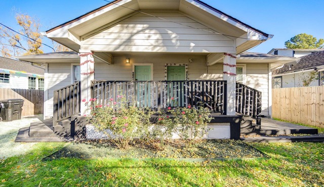 Clean Comfortable Houston Stay Family+WorkFriendly