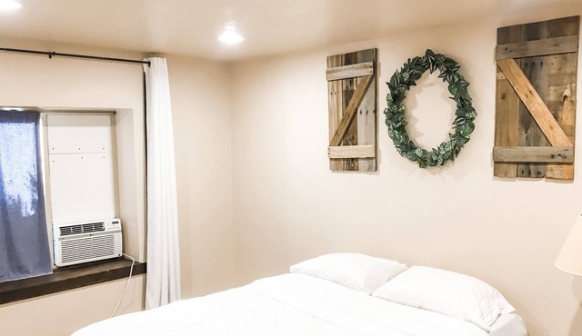Clean & Cozy Apple Seed Suite in Santaquin