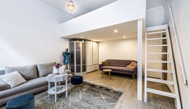 CLEAN flat - CUTE garden - CAR parking