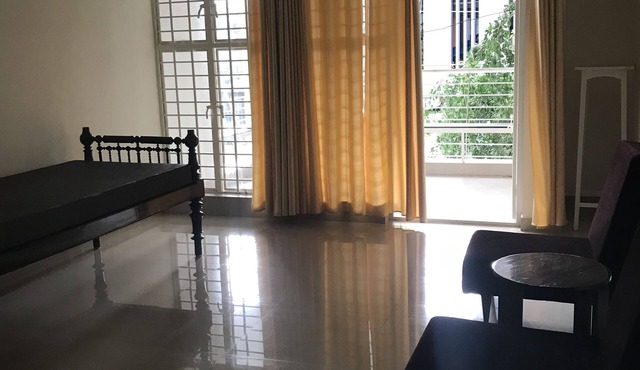 Clean & Spacious 3 bedroom - heart of city - peaceful, silent & nature friendly