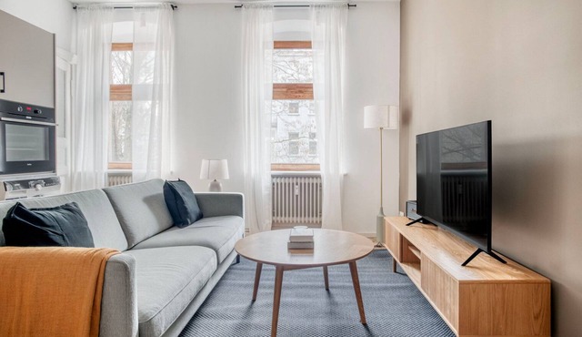 Clean Steglitz 1BR, nr Schlossstraße, by Blueground