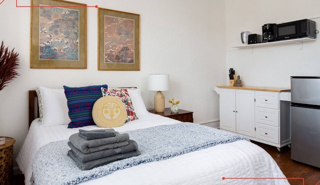 Clean studio APT, near DTLA!