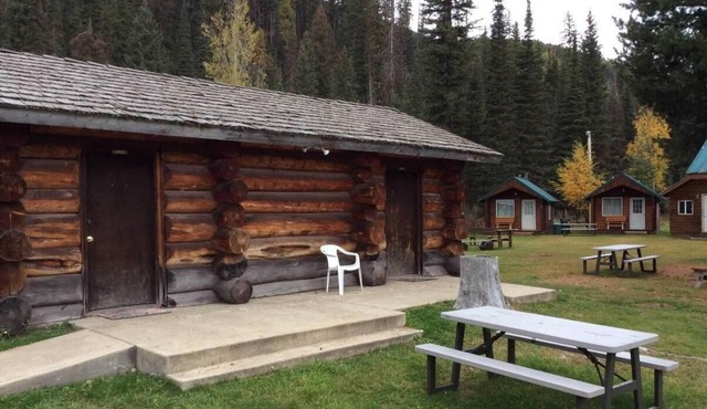 Clear Sky Resorts Deluxe 2 Bedroom Cabin
