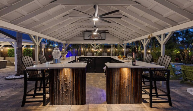 Clearwater Beach Entire Private Resort! SALT Heated Pool! Sleeps 30 Comfortably!