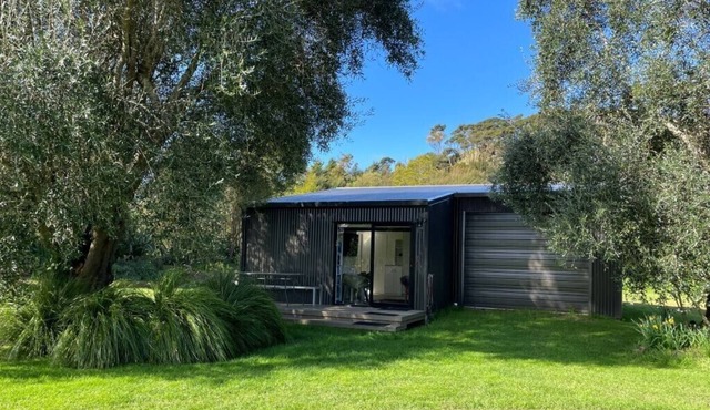 Clendon Cove Olive Studio with boat ramp and good for Cape Brett walkers