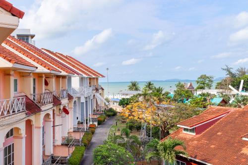 Cliff & Beach Villa Phayun