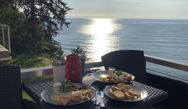 Cliff Haven at Seaside Point-TOP FLOOR WITH THE BEST VIEWS - 250+ 5 STAR REVIEWS