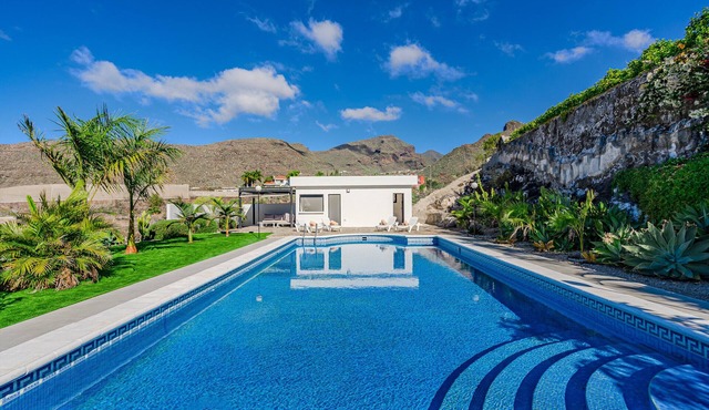 Cliff Haven Sea View Apartment - Adults Only