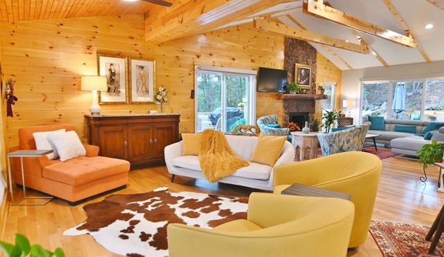 Cliff’s End Ski & Golf Views Fire Pit Game Room