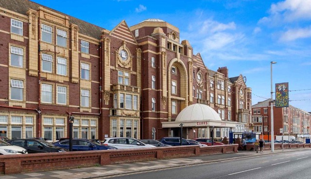 Cliffs Hotel