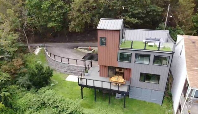 Cliffside Luxury with Spectacular City Views