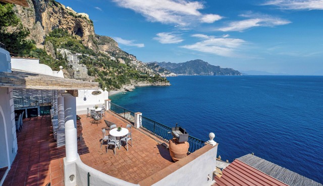 Clifftop Residence with Coastal Panoramas - Sea View Terrace