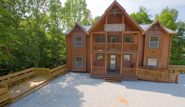 Cliffview Lakeside - 12 BR Lodge at Cliffview Resort