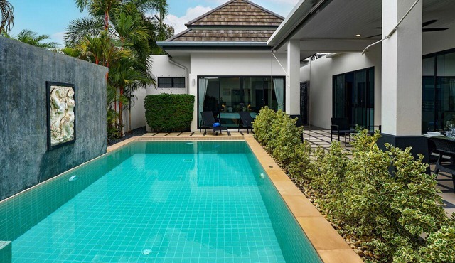 Clos Vougeot - Design 2 bedroom Villa with private pool, not overlooked
