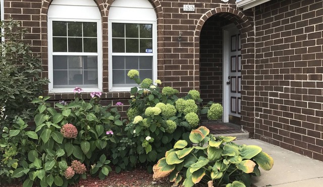 Close to airport and downtown Milwaukee!