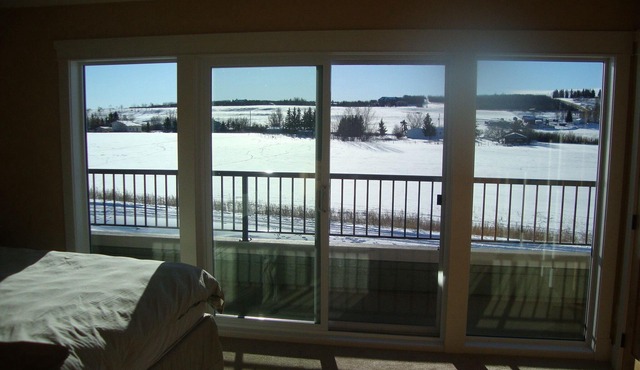 Close to Calgary and Spruce Meadows Esquestrian