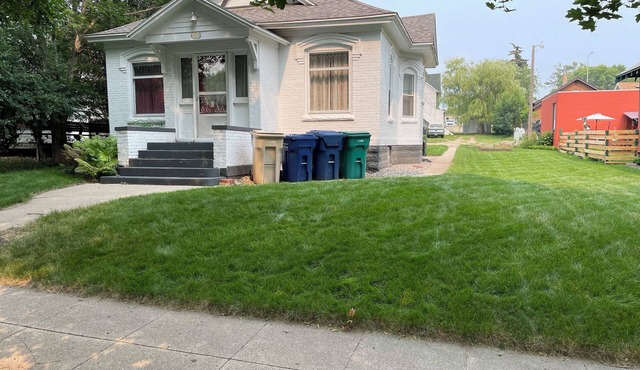 Close to Downtown/Comfortable Old Craftsman House