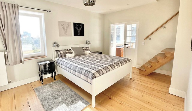 Close to Frankfurt: Serene 5-bedroom house in Friedrichsdorf
