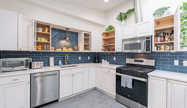 Close to PHX International and 12 minutes to Scottsdale! The Citrus House