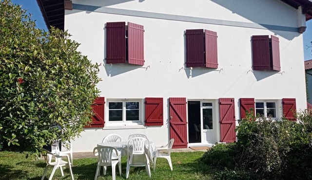 Close to the center and beaches! Renovated apartment, ideal for families.