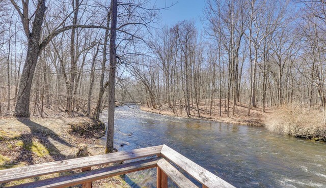 Close to Trails: Studio w/Water Views