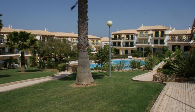 Closed Condominium in the center of Guia in Albufeira