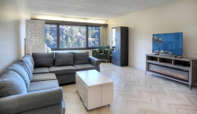 Cloud Nine | AC, Pool, Hot Tub, Golf & Ski