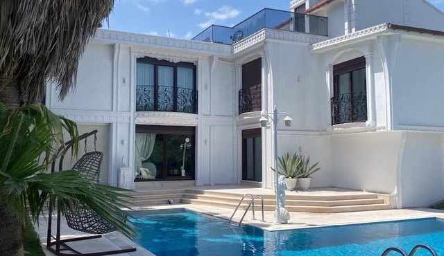 Cloud Nine by Alara | Luxury Private Pool & Garden Villa