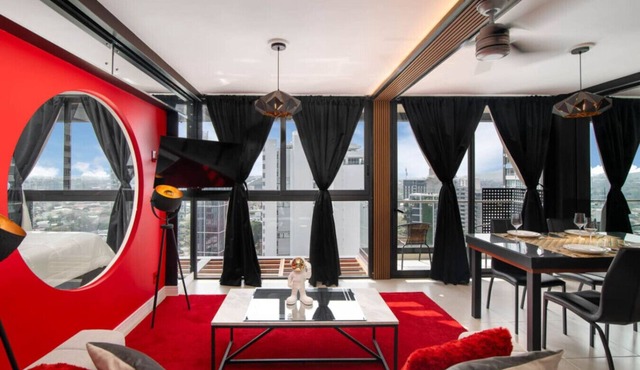 Cloud Nine Penthouse - Urban Bliss
