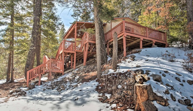 Cloudcroft Cabin w/Deck: Near Skiing & Fishing!