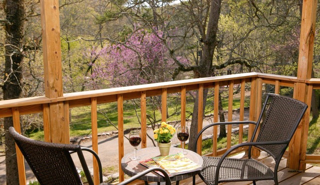 Clovertree Cottage at Lake Lucerne Resort and Ranch