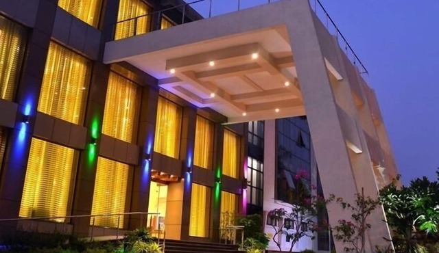Club Emerald
