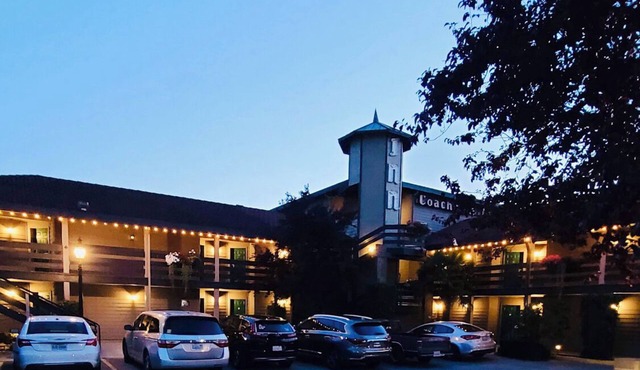 Coachman Inn & Suites