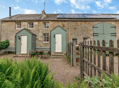 Coachmans Cottage - N832