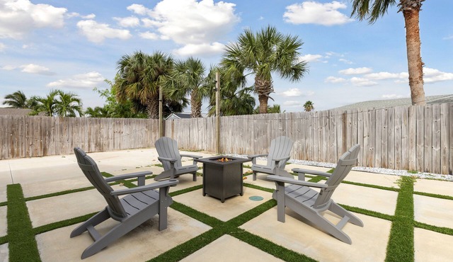 Coastal Chic Getaway: Cozy Beach Home, Private Backyard, Fire Pit & More!