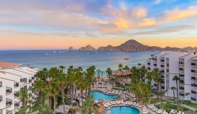 Coastal Cabo Escape Studio Suite
