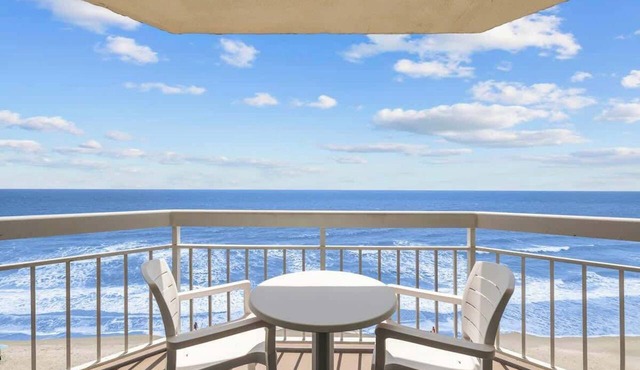 Coastal Charm: 1BR Oceanfront