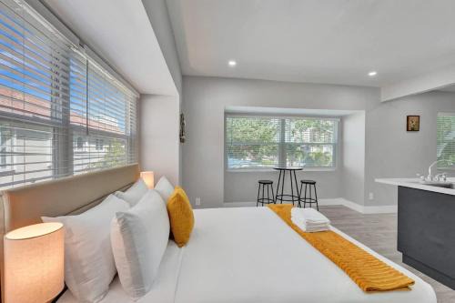 Coastal Charm Studio Pompano
