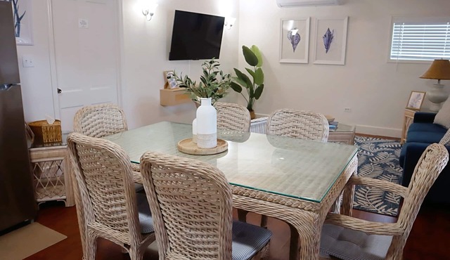 Coastal Chic - Cozy 2BR 3bd in charming Harbour Island Steps to Pink Sand Beach