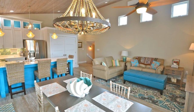 Coastal Chic with Premium Internet at Studio 589!
