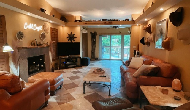 Coastal Cowgirl!! Unique & Spacious Vacation Retreat! Close To AMI!!