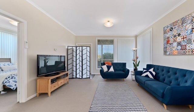 Coastal Get Away - Home close to Marina, where you get the Maria Island Ferry