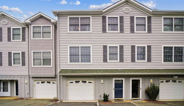 Coastal Getaway at a 4 bedroom Villa in Salt Pond